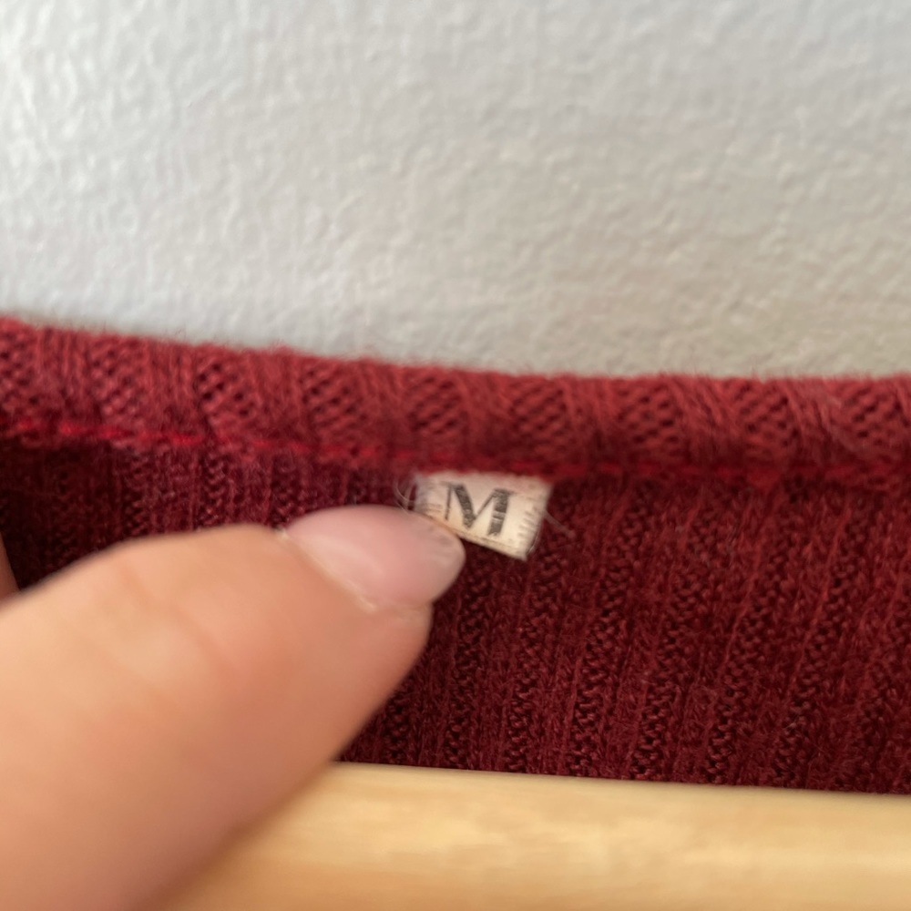 Red sweater - Picture 2 of 2